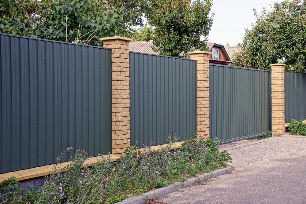 How to keep your fence looking new in a coastal environment